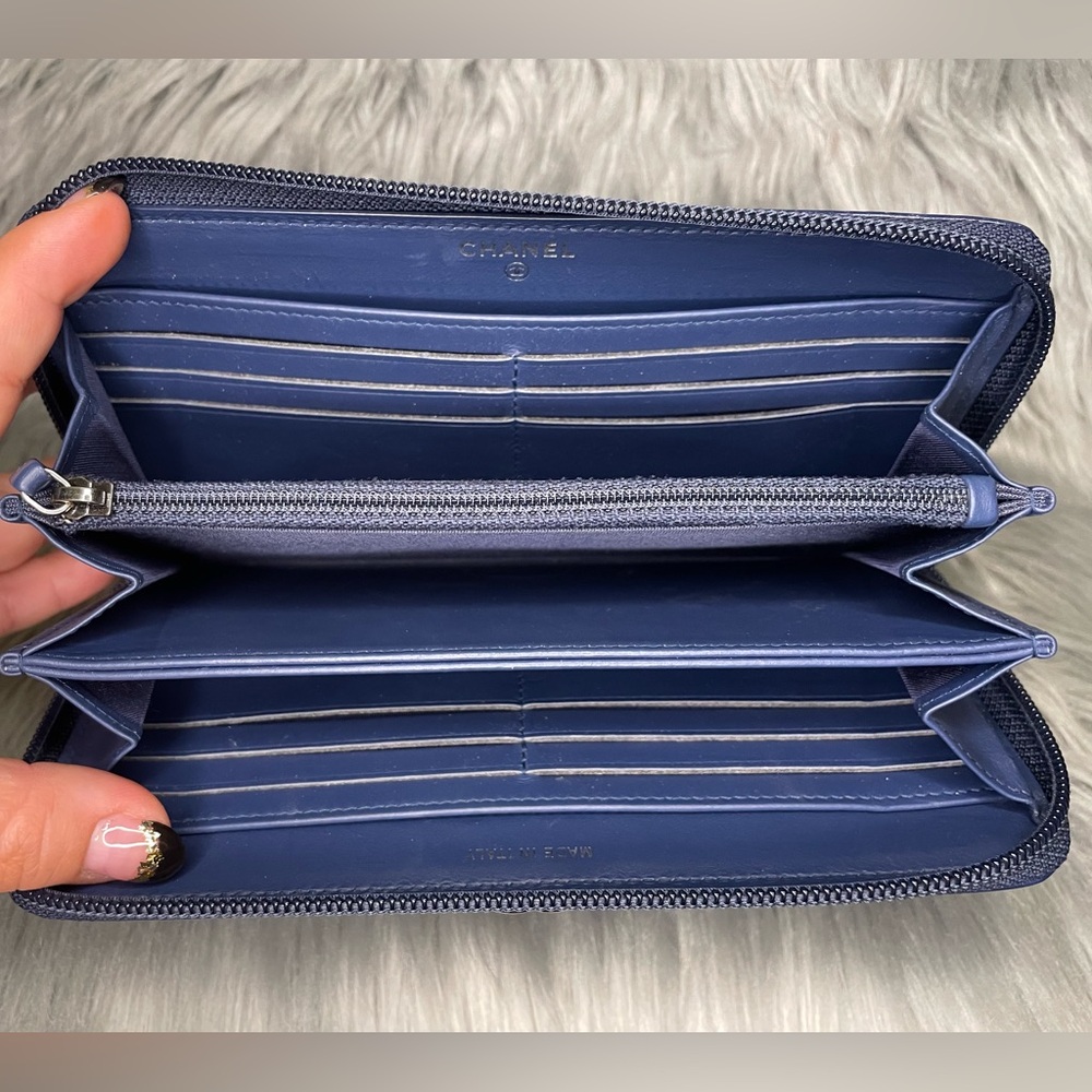 EUC CHANEL Iridescent Boy Chevron Wallet - Picture 6 of 16